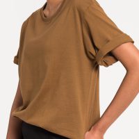 เสื้อยืดผู้หญิง Mono Hi-Low Curved Hem (น้ำตาล)