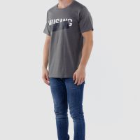 เสื้อยืด musang สกรีนดำด้านทับตัวอักษรลูกเล่น แนวอาร์ต ๆ เหมาะกับผู้ที่หลงใหลในความต่าง
