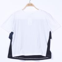 เสื้อยืด T-shirt เล่นจีบสลับสีด้านหลัง ใส่ลูกเล่นสร้างมิติให้เกิดความต่าง ไม่ซ้ำซาก สำหรับสาวมั่นมีสไตล์