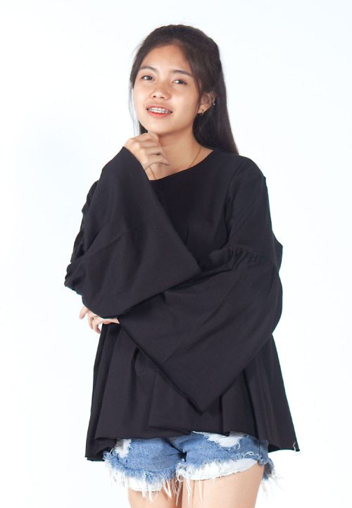 เสื้อเบลาส์ extended Long -Sleeves wide neck (ดำ)
