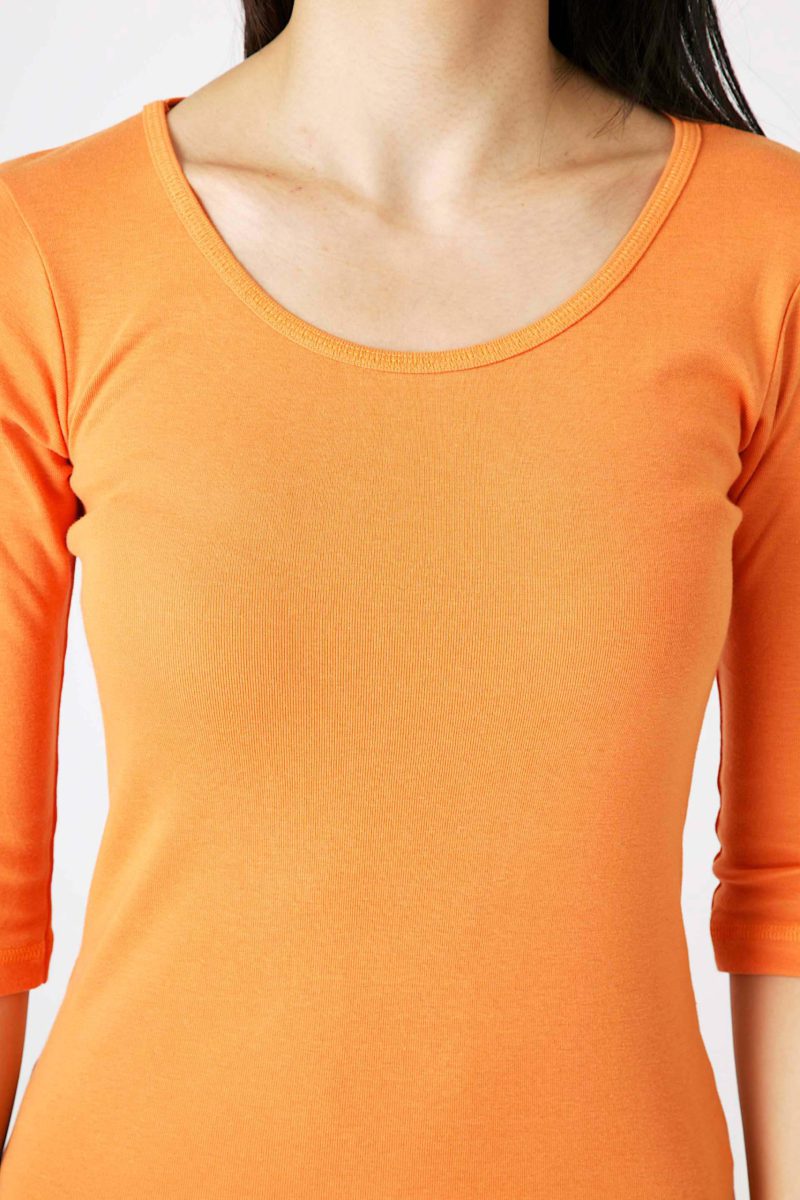 เสื้อยืดผ้าริบ คอยูแขนครึ่งสีส้มอ่อน (1)
