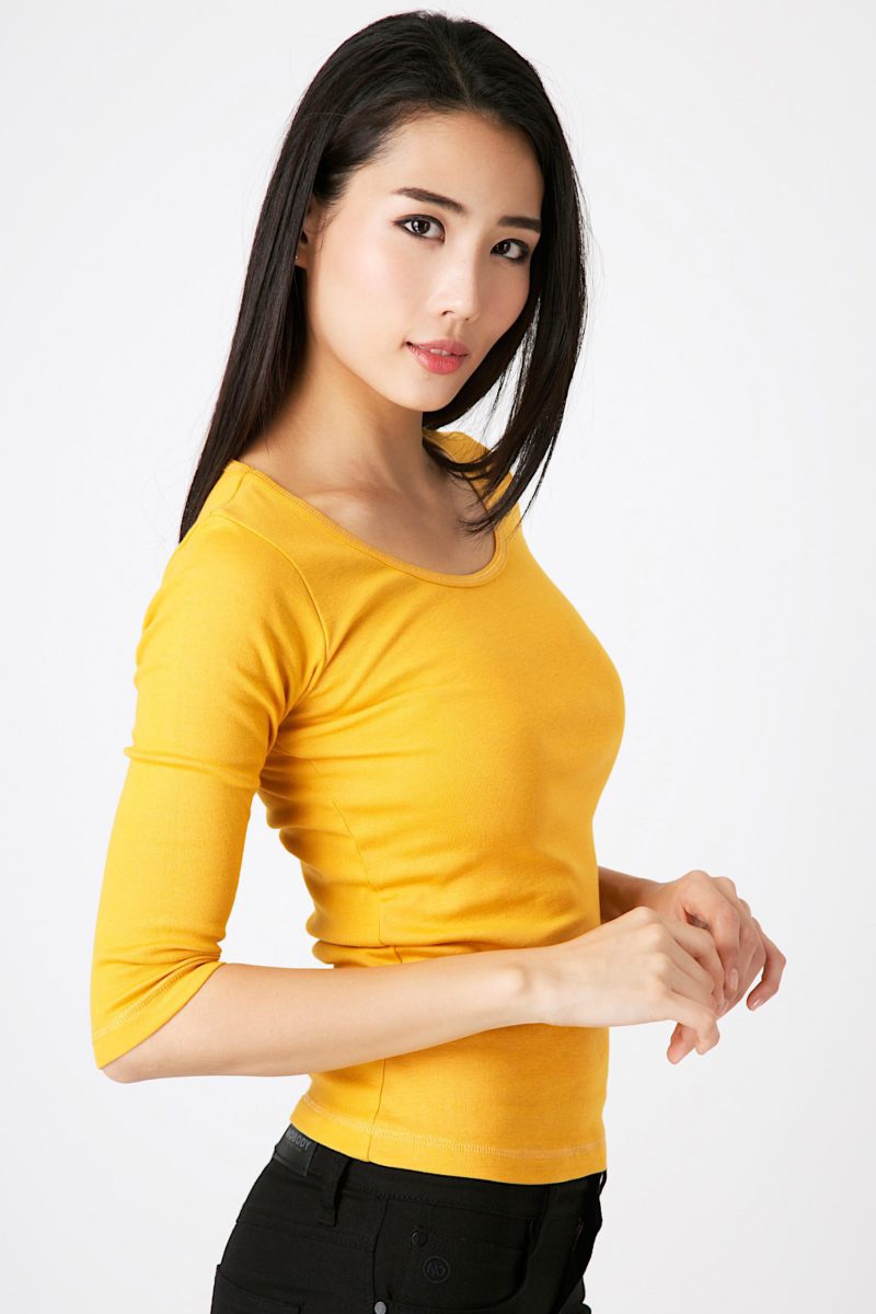 เสื้อยืดผ้าริบ คอยูแขนครึ่งสีเหลือง (3)