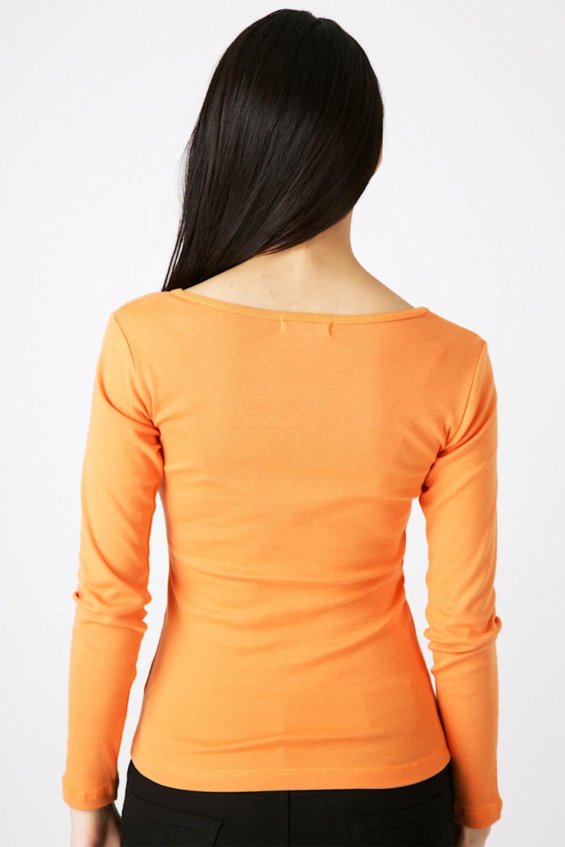 เสื้อยืดผ้าริบ คอยูแขนยาวสีส้มอ่อน (3)