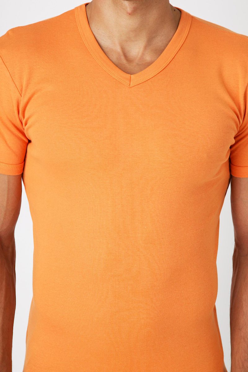 เสื้อยืดผ้าริบ คอวีแขนสั้นสีส้มอ่อน (1)