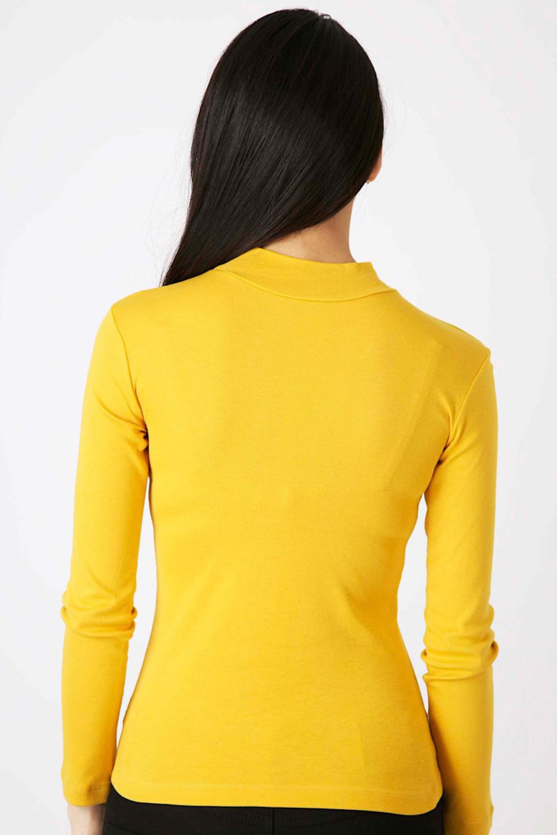 เสื้อยืดผ้าริบ คอเต่าแขนยาวสีเหลือง (2)